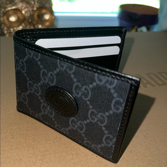 Mens Bi-Fold Gucci Wallet - Picture 9 of 9